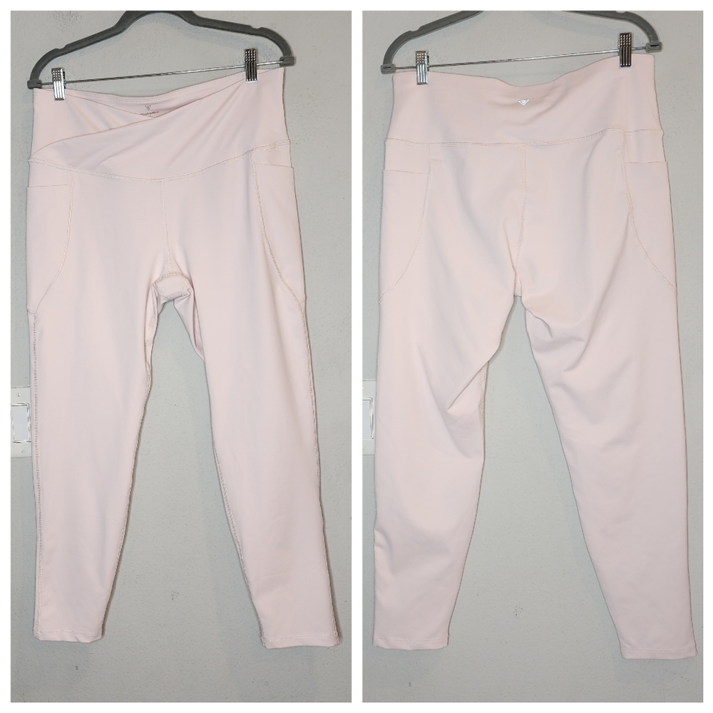 Yogasmoga Light Pink Leggings.  Side pockets.  Size XL.